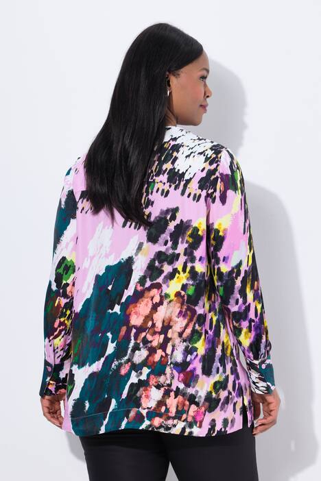 Bluse i sateng, med trykk, V-hals, lange ermer