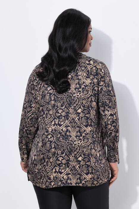Blusa de satén, ornamentos, escote en V, manga larga