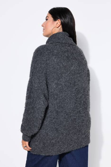 Coltrui, oversized, hairy breisel