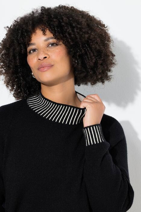 Pull coupe Straight Fit, col légèrement montant avec rayures