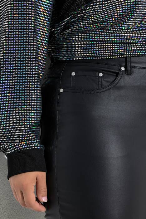 Bootcut-jeans med omslag, coating og 5 lommer