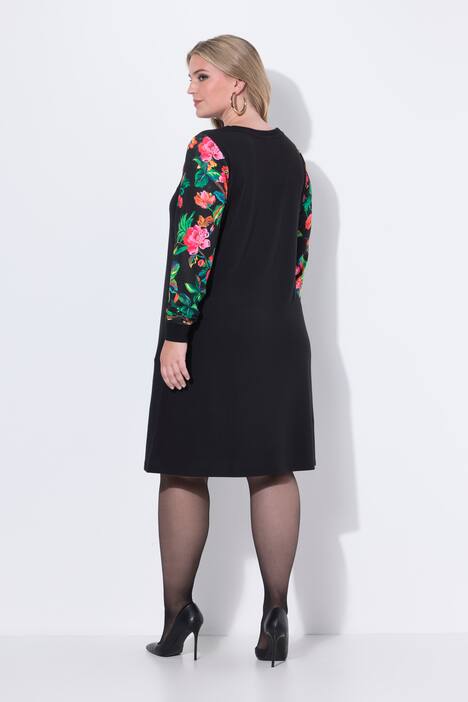 Vestido sport, línea A, manga larga con estampado