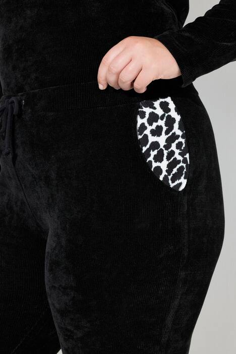 Pantaloni dal taglio affusolato in morbido jersey con tasche leopardate