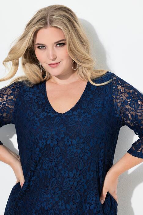 Robe en dentelle, fond de robe en jersey opaque