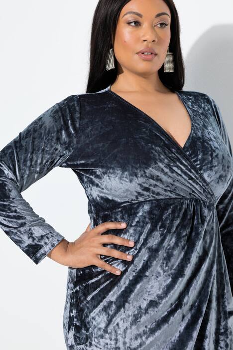 Robe midi en velours, manches longues et décolleté en V esprit cache-cœur