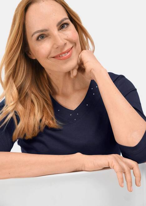 T-Shirt mit Ausschnitt und Steinchen