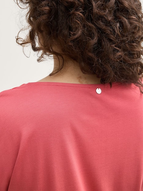 T-Shirt im Material-Mix