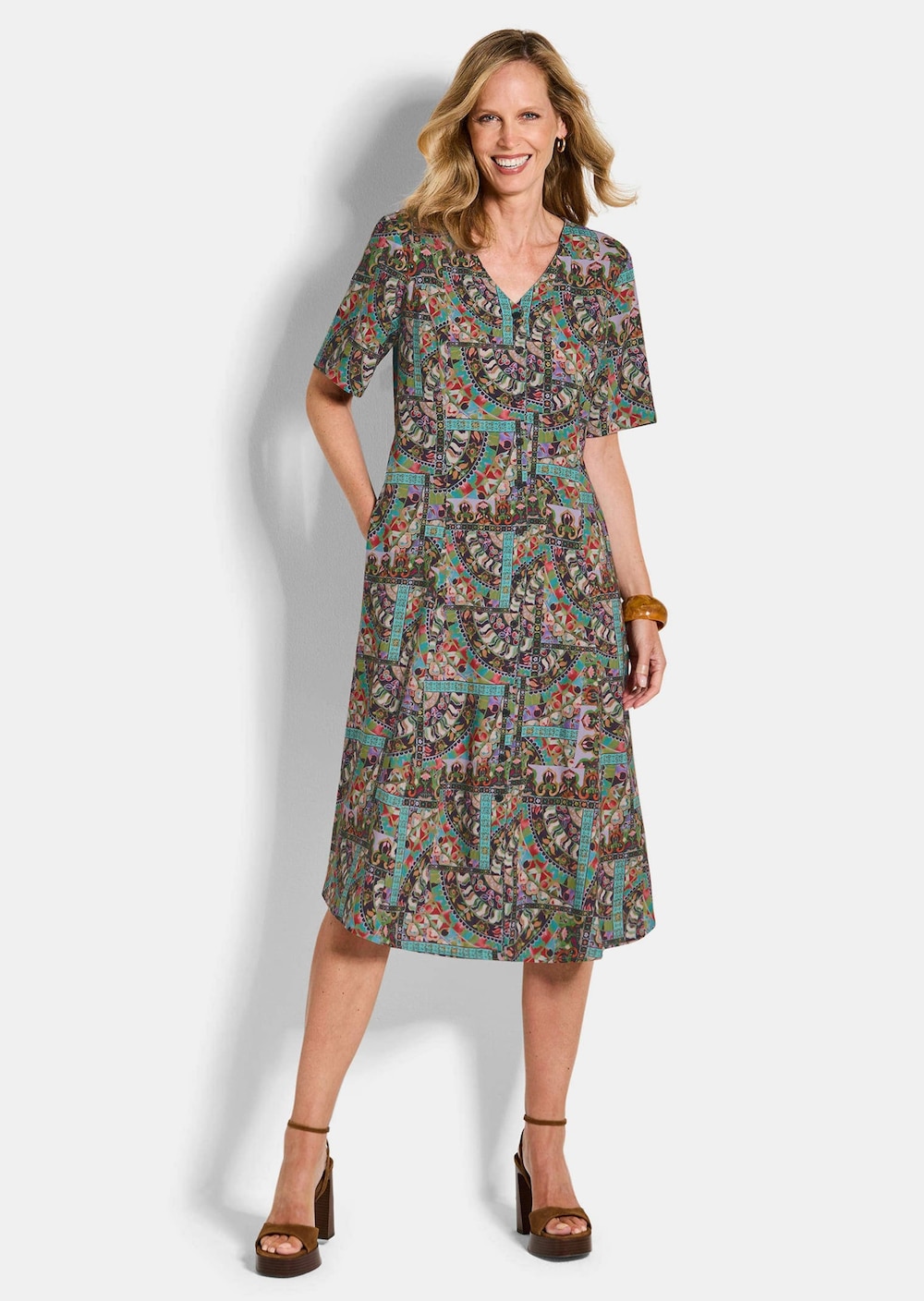 Viskosekleid mit orientalischem Muster