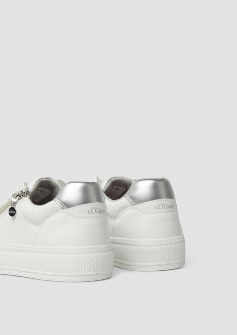 Sneaker mit Reißverschluss und Gummisohle