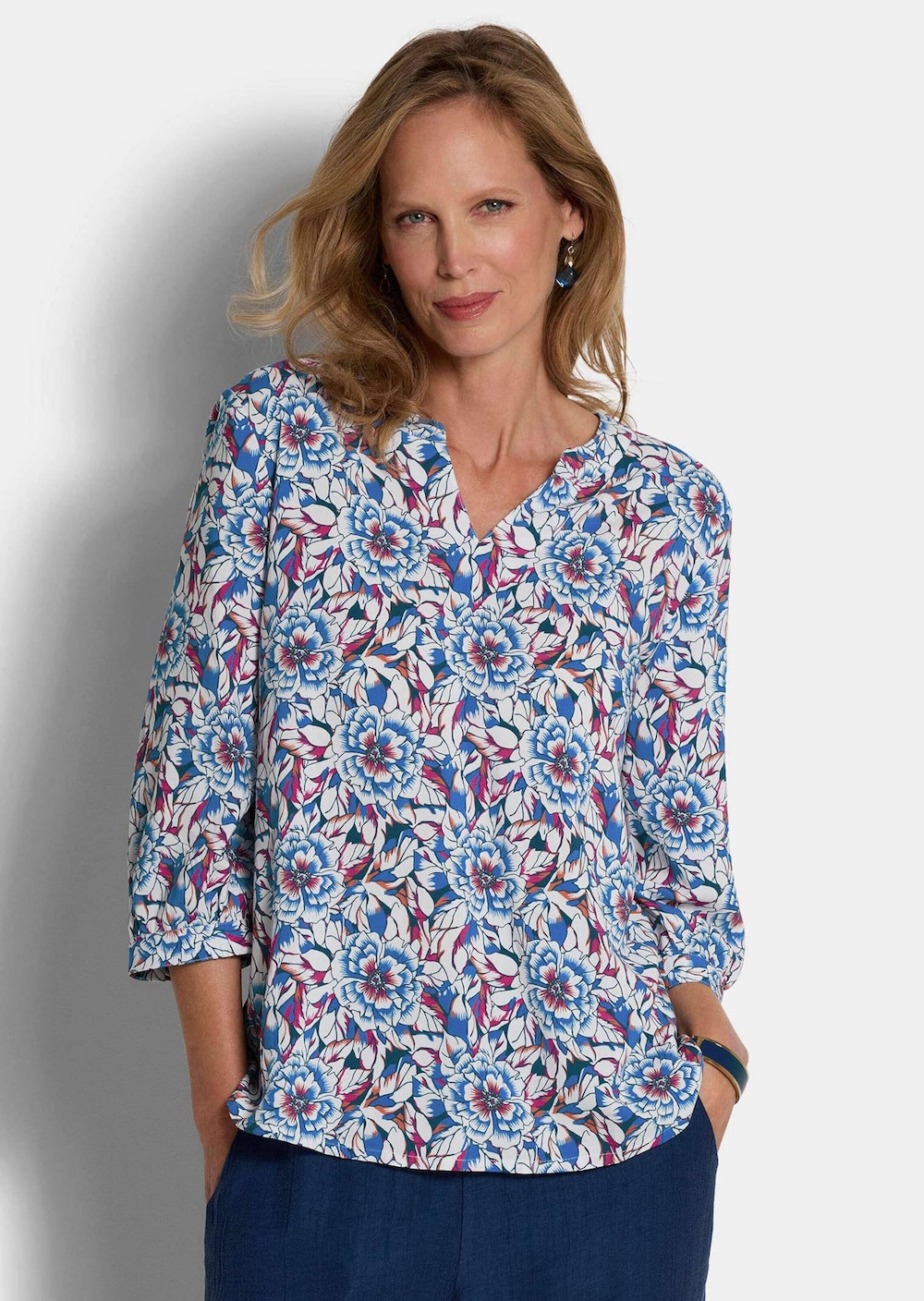 Viskosebluse mit floralem Muster