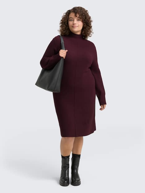 Strickkleid mit Stehkragen