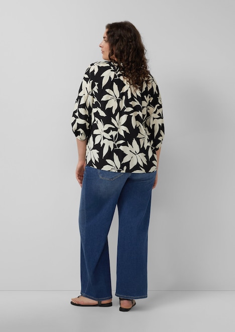 Strukturierte Bluse mit weitem Ärmel