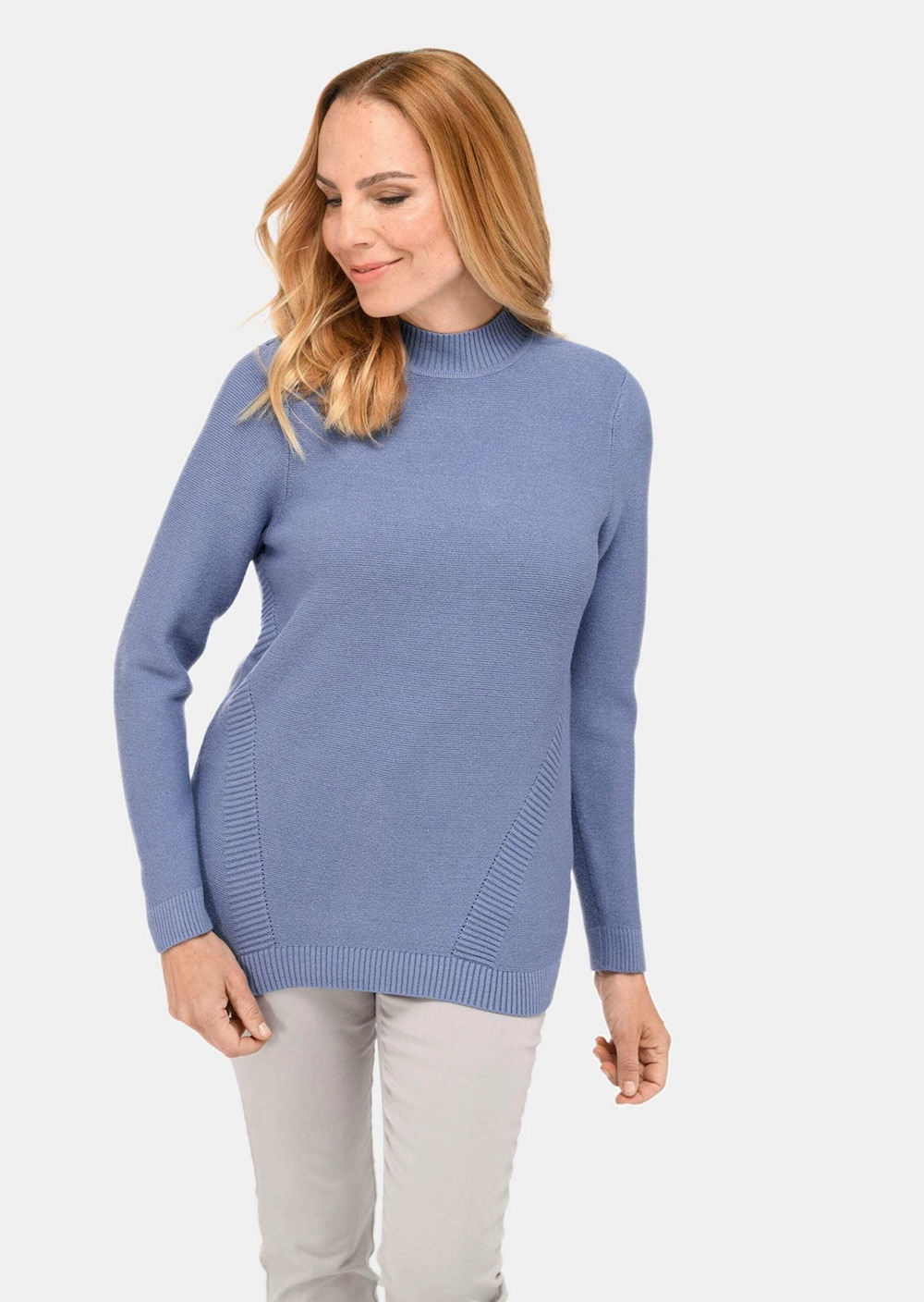 Sportiver Strickpullover mit figurschmeichelnden Details