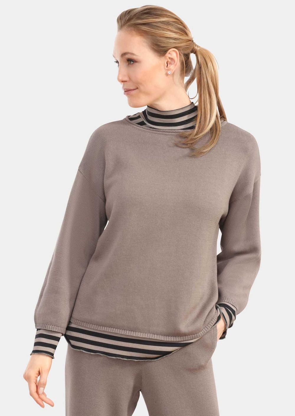 Pullover mit leichten U-Boot-Ausschnitt
