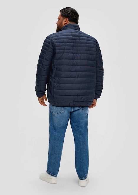 Gesteppte Outdoor-Jacke mit Stehkragen