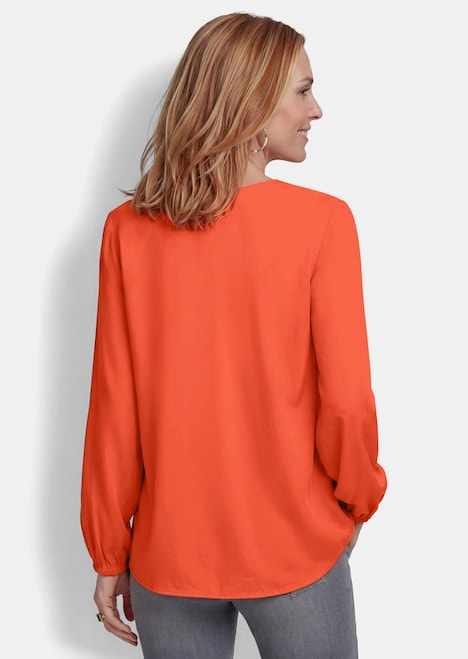 Satijnen blouse met vrouwelijke plooien