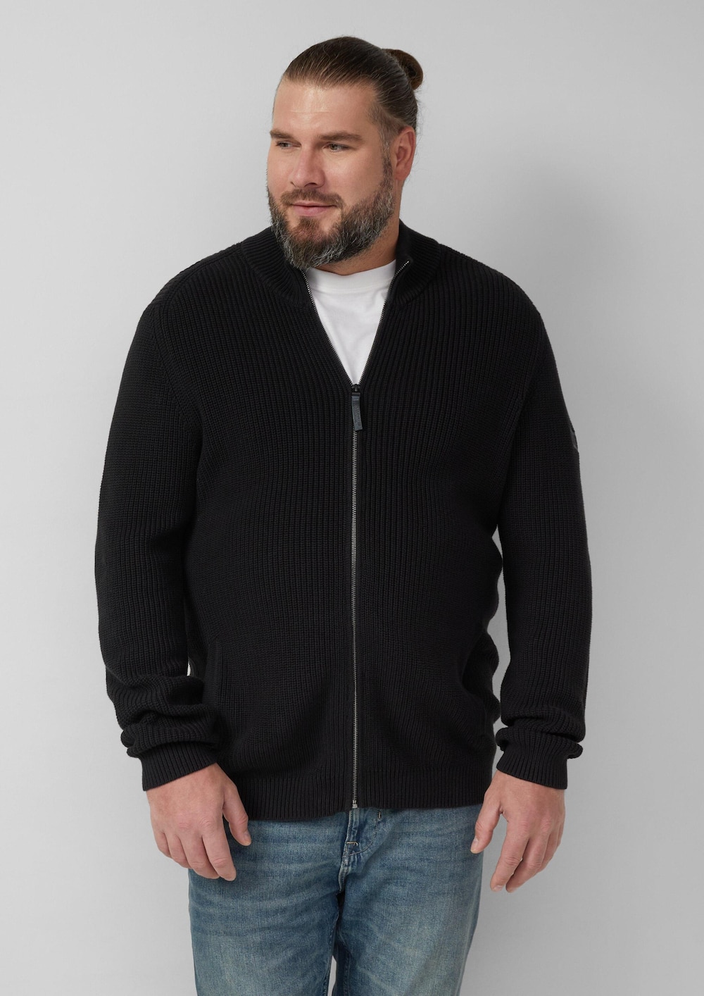 Struktur-Strickjacke mit Eingrifftaschen und Reißverschluss