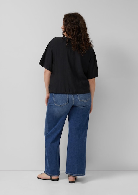 Strukturierte Bluse im O-Shape