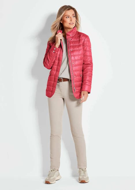 Leichte Steppjacke mit vielen Details