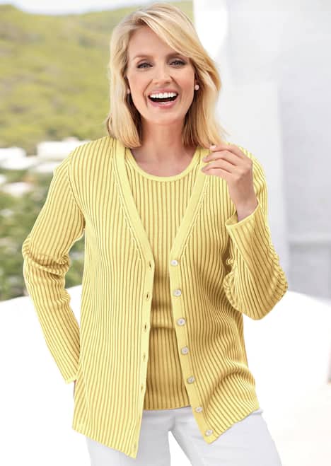 Pflegeleichte Strickjacke in hochwertiger Rippenstruktur