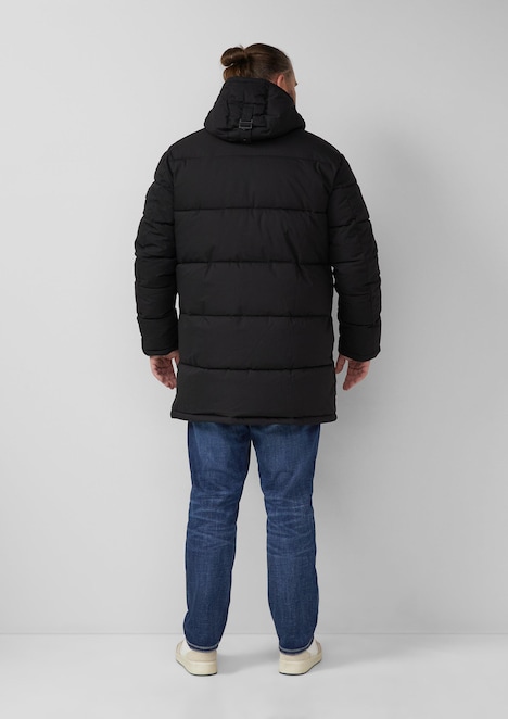 Wasserabweisende Pufferjacke mit abnehmbarer Kapuze und sportiven Details