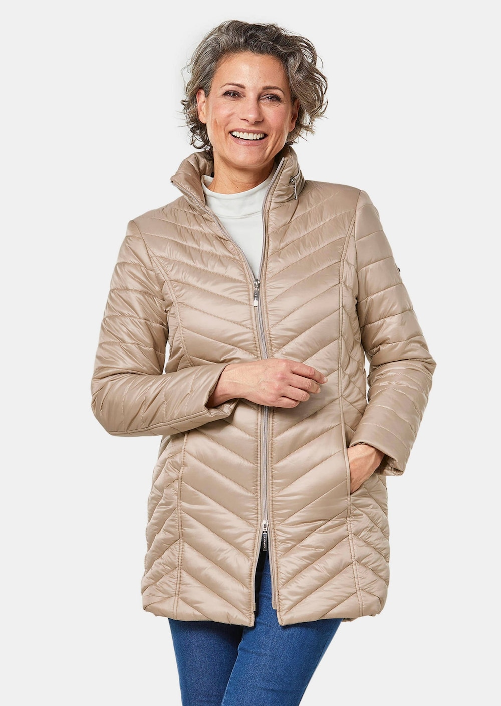 Figurschmeichelnde, leichte Longsteppjacke