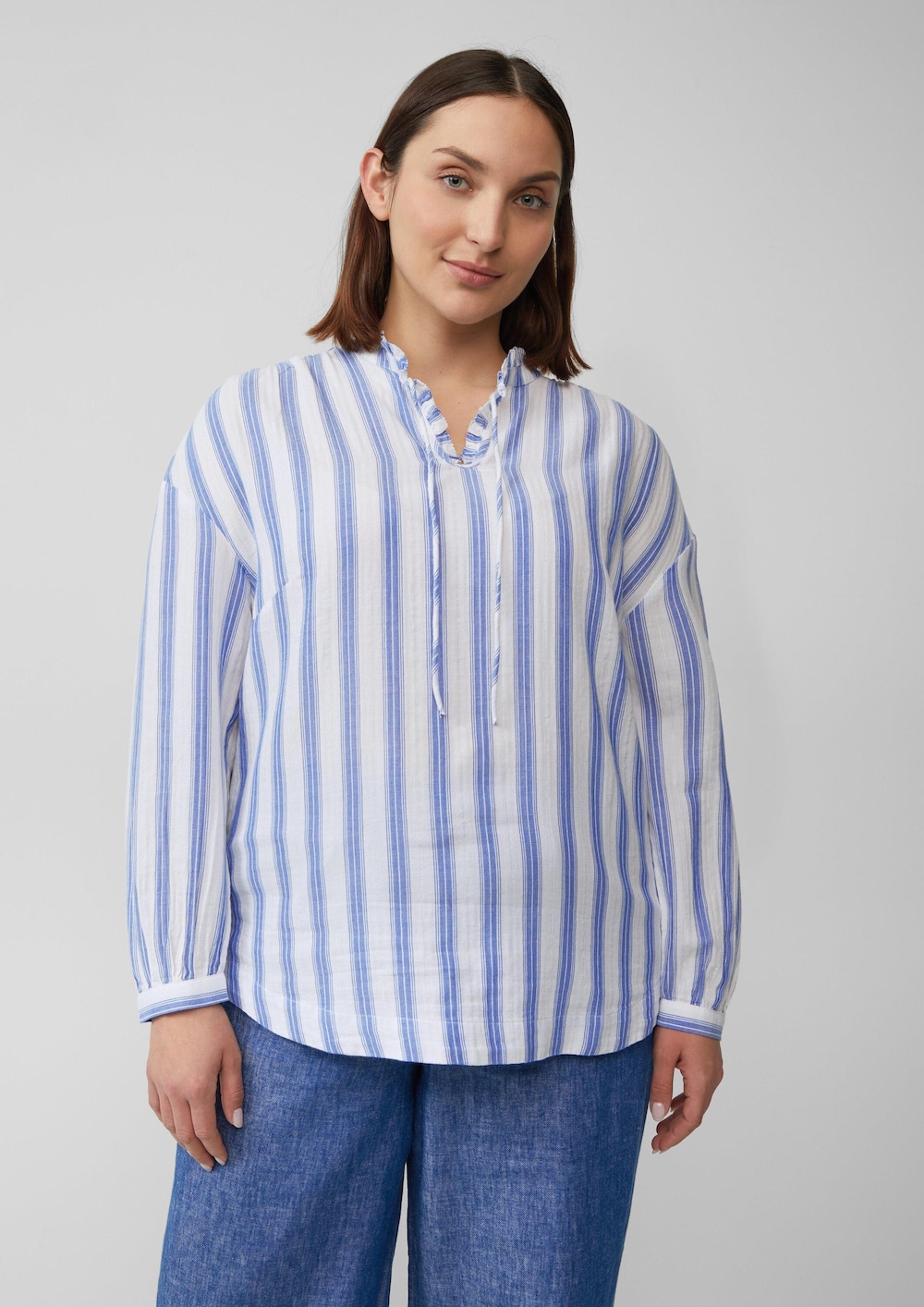 Bluse mit Rüschen und Glitzergarn