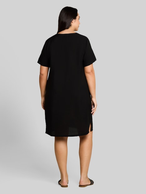 Kleid mit V-Ausschnitt
