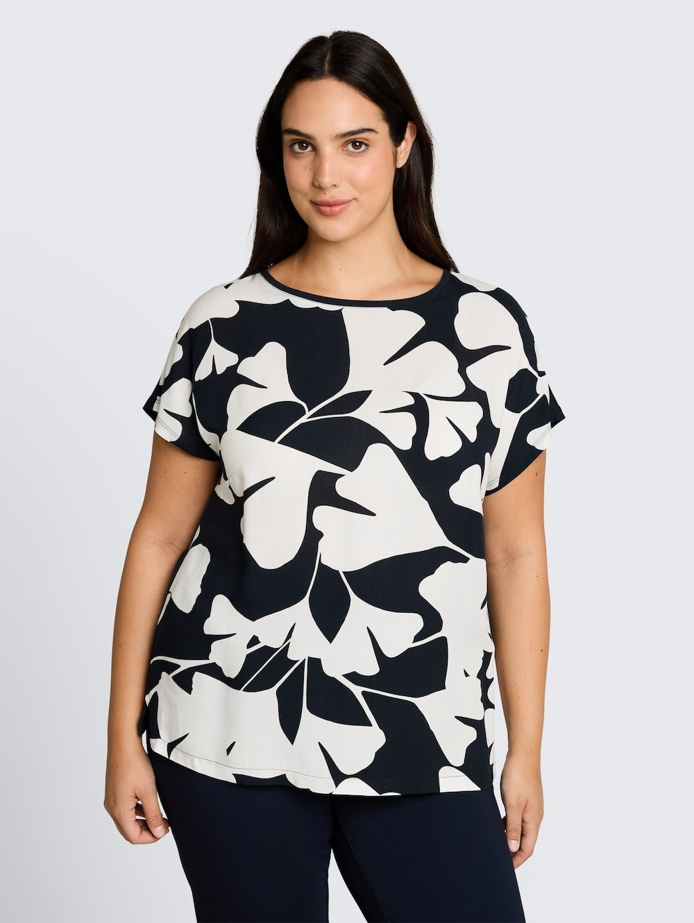 T-Shirt im Material-Mix