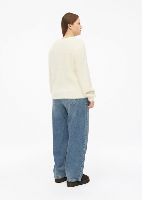 Flauschiger Pullover mit Rundhalsausschnitt