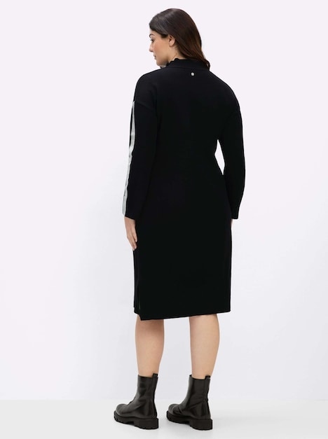 Strickkleid Strickkleid mit Lurexstreifen am Ärmel Langarm Stehkragen