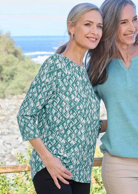 Halbarm Viskoseshirt im Allover-Design