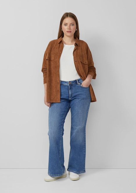 Jeans / Mid Rise / Flared Fit