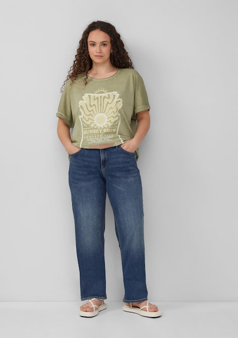 Gewaschenes T-Shirt mit Frontprint