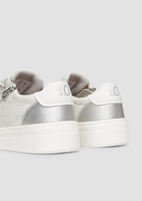Sneaker mit Reißverschluss-Detail und Plateau-Sohle