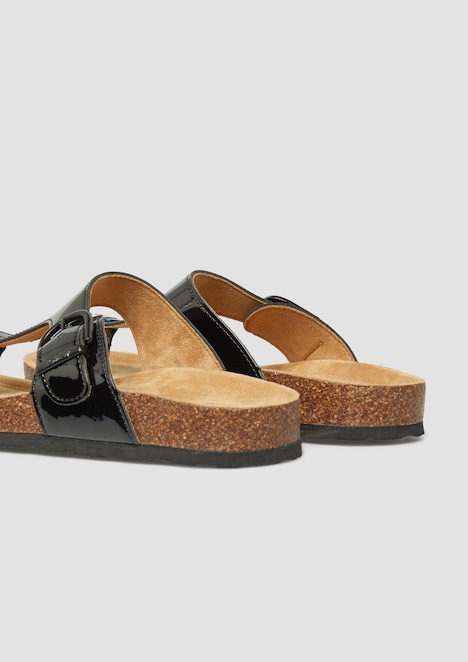 Pantoletten mit feinem Glanz-Finish