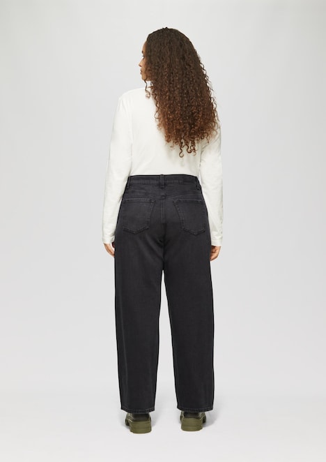 Jeans / Straight Fit / Mid Rise / Straight Leg / mit Schmucksteinen