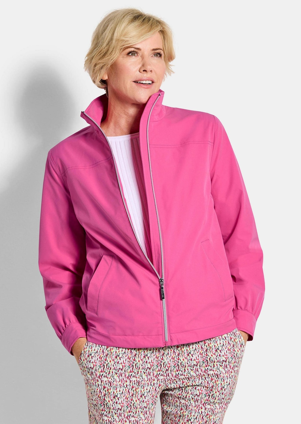 Moderne Freizeitjacke mit Reißverschluss