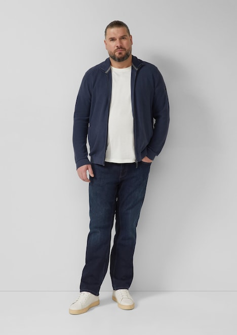 Strukturmix-Strickjacke aus Baumwolle mit Stehkragen