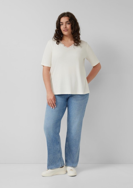 Ripp-T-Shirt mit Spitze am Ausschnitt