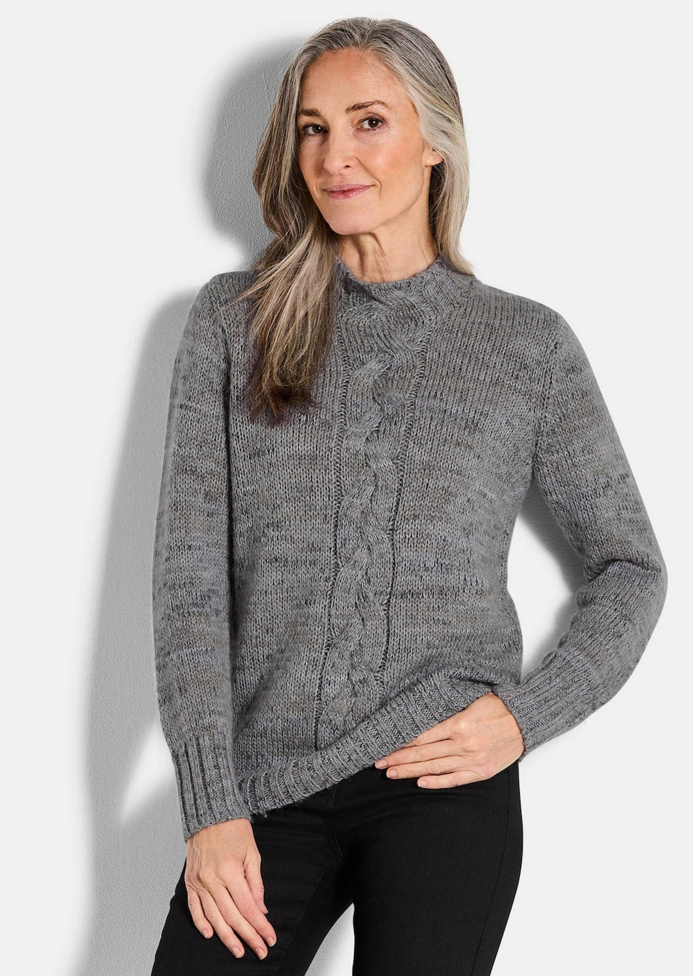 Hüftlanger Langarmpullover, Zopfstrick