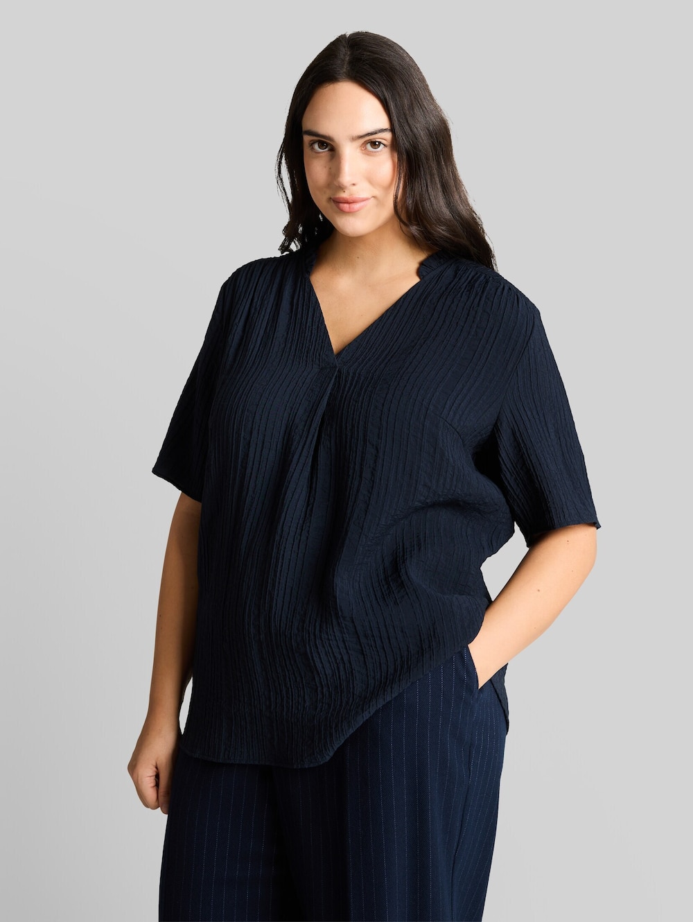 Crinkle Bluse mit V-Ausschnitt