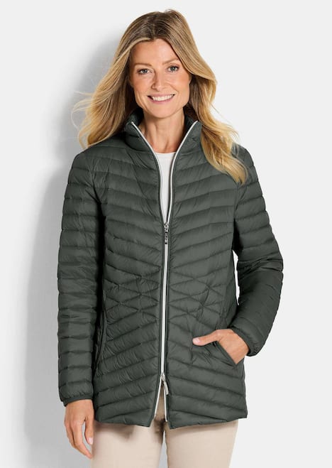 Daunenjacke mit femininer Steppung