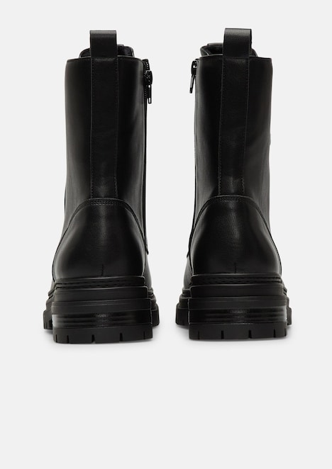Stiefel in Leder-Optik mit Schnürung