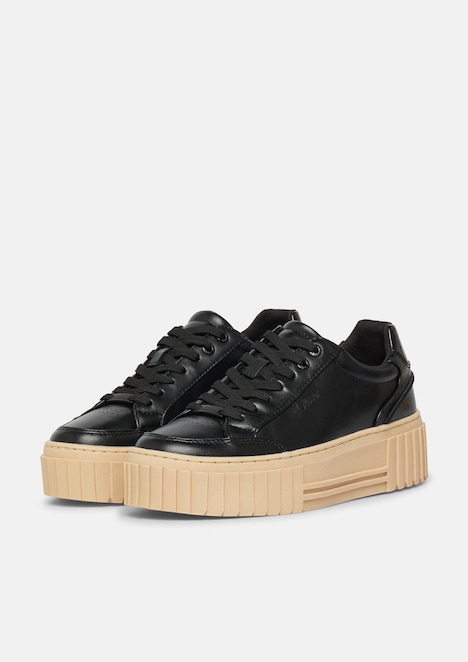 Sneaker mit Plateau-Sohle und Leo-Detail