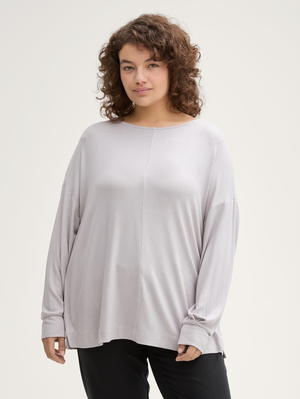 Lockerer Pullover mit Glitzer-Effekt
