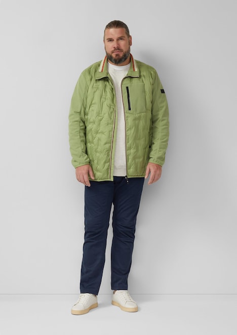 Leicht wattierte Jacke im Fabricmix mit sportiven Details