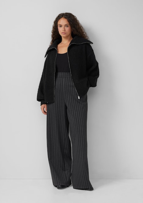 Boucle-Strickjacke