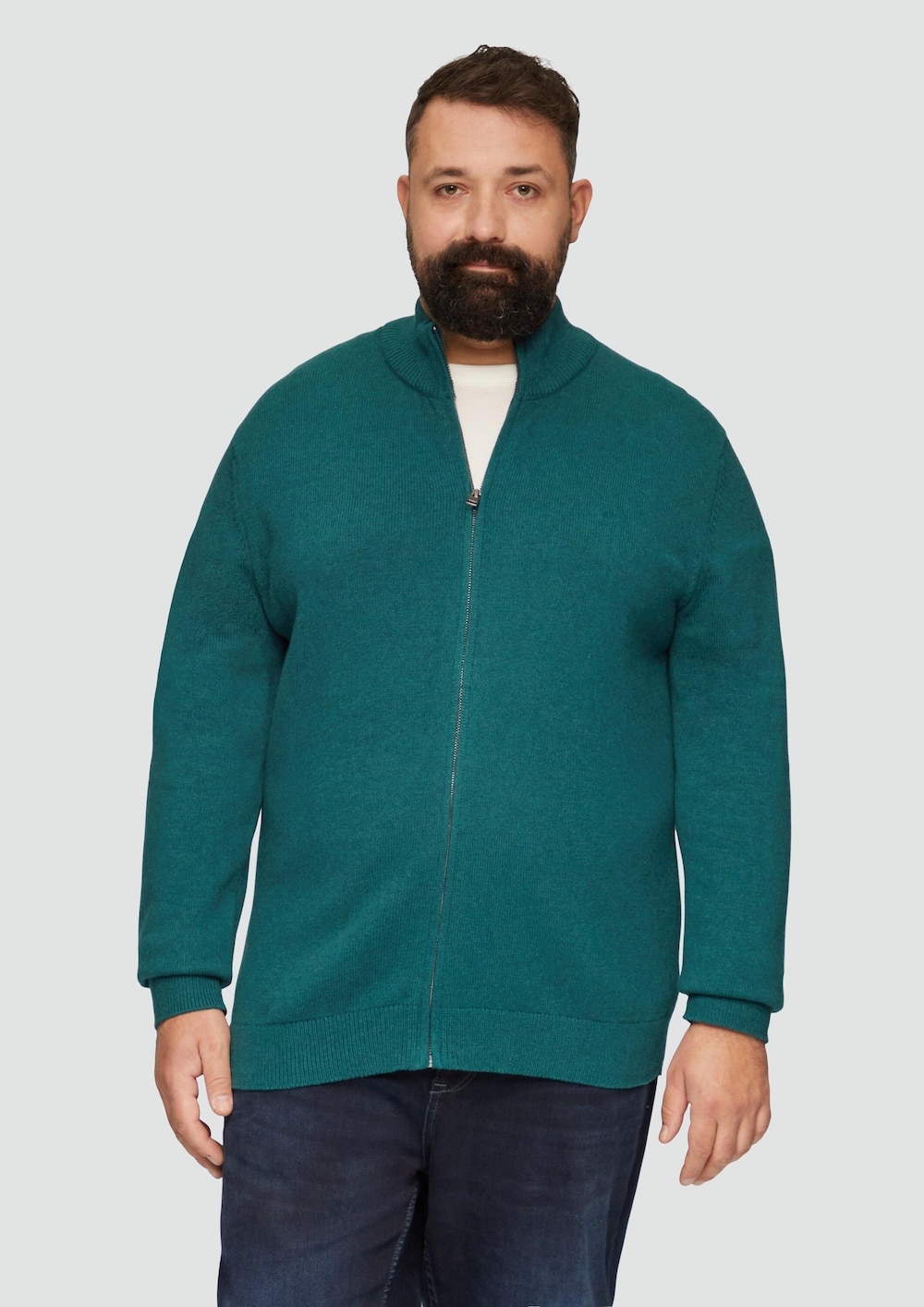 Strickjacke mit Stehkragen und Logo-Detail
