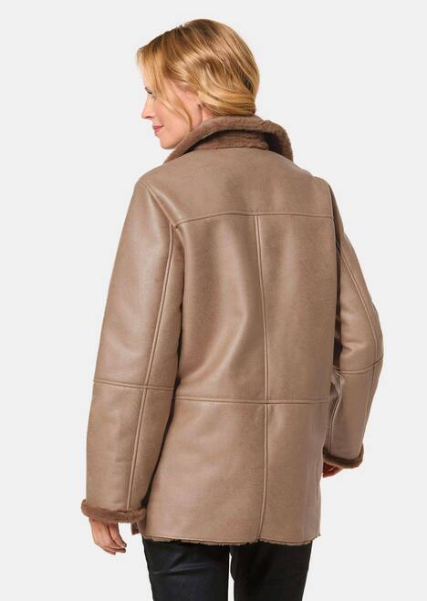 Kuschelige Longjacke in Lederoptik